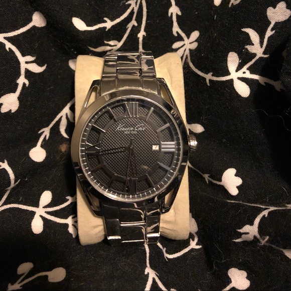 ❗️Kenneth Cole Watch❗️ - Picture 1 of 2